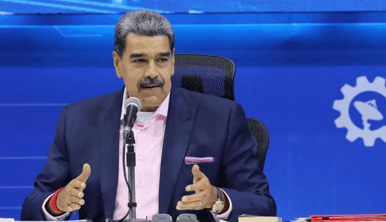 Jefe de Estado destaca solidez del sector telecomunicaciones